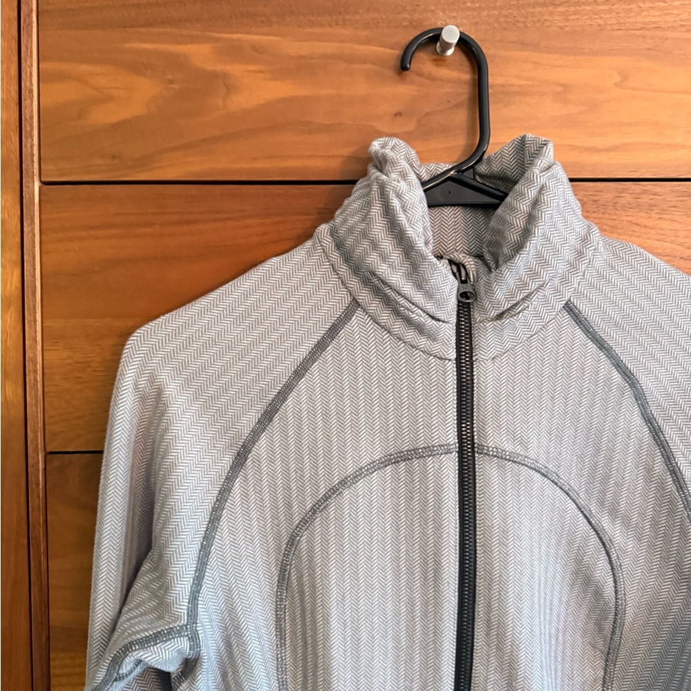 Lululemon Gray Ghost Herringbone zipper jacket Size 6 - Picture 5 of 13